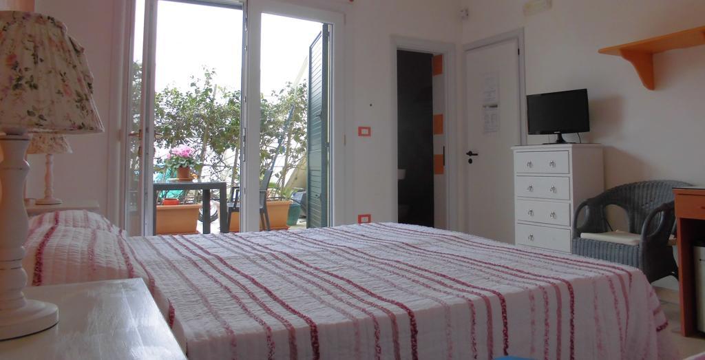 Bed and Breakfast Araucaria Torre San Giovanni Habitación foto